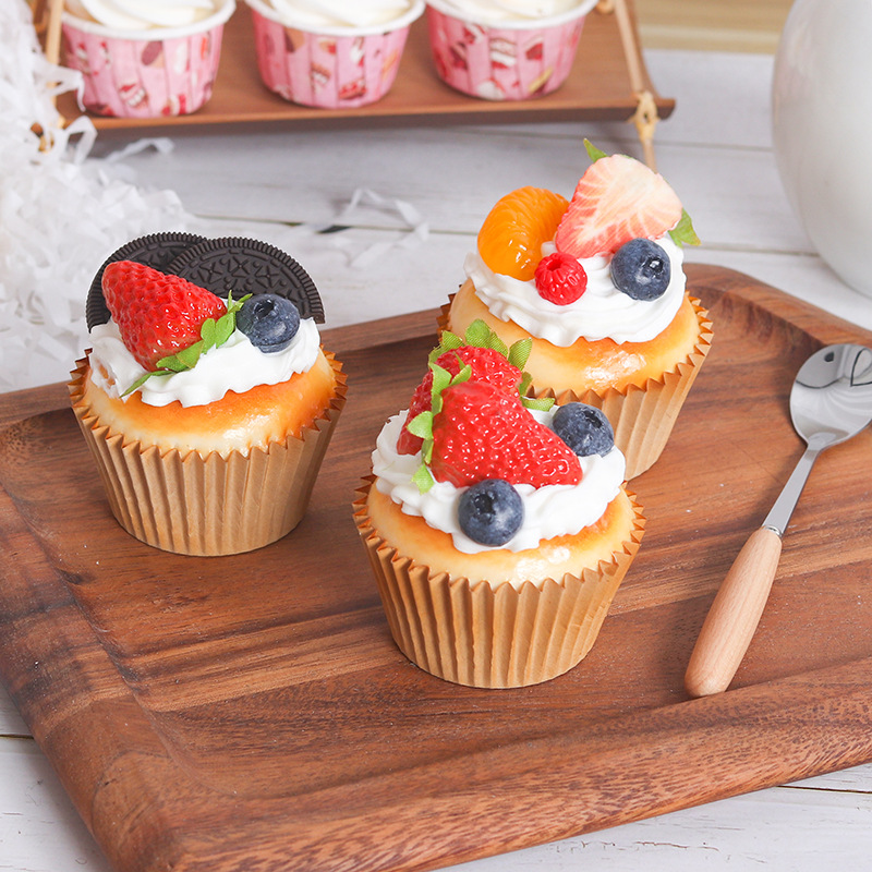Fake Cupcake Fruit Cake Strawb - огляд і ціна Wedding Cake Supply